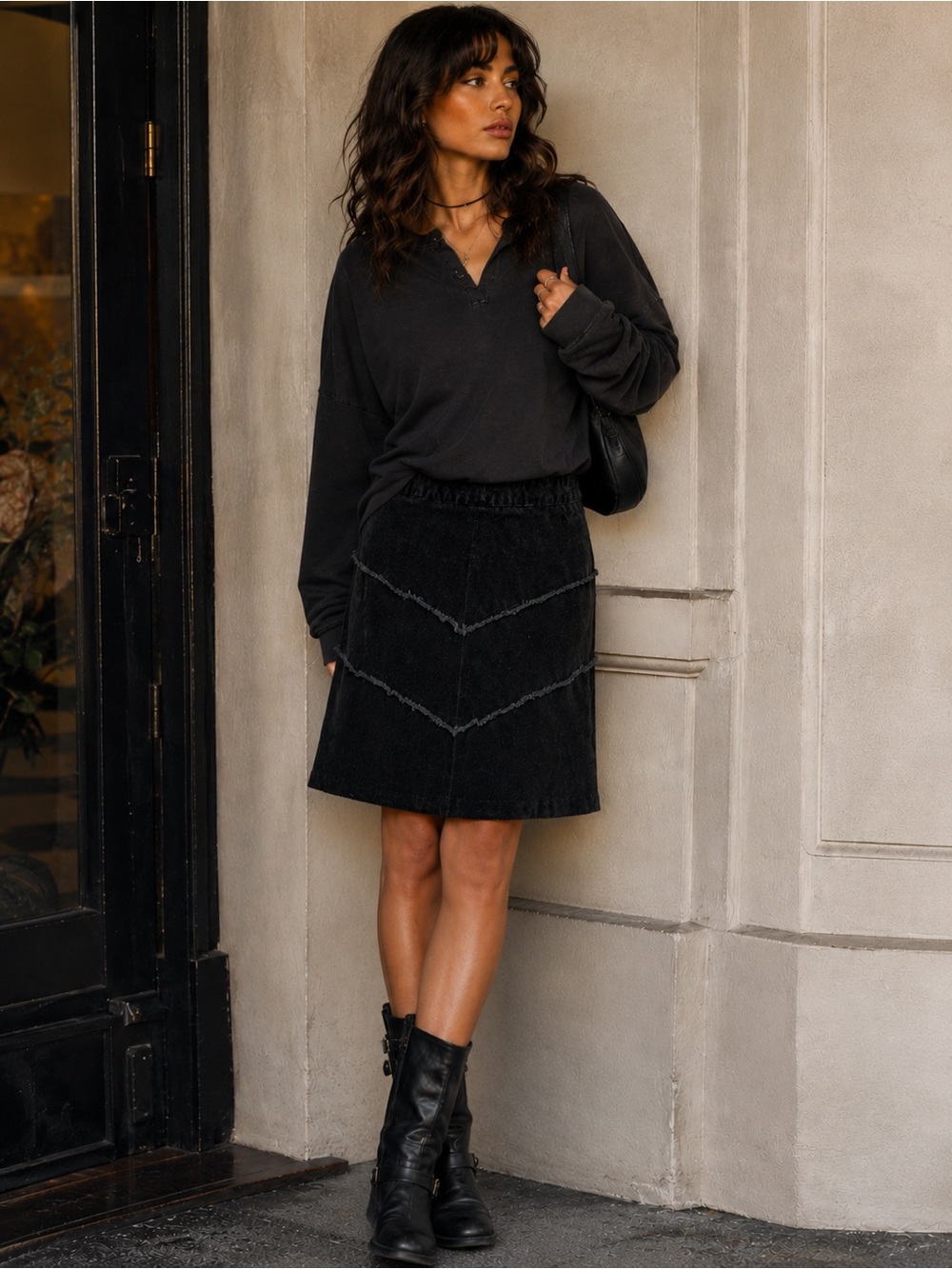 Y2K Kenneth Cole Black Corduroy Frayed Chevron Indie Mini Midi Skirt Size 2